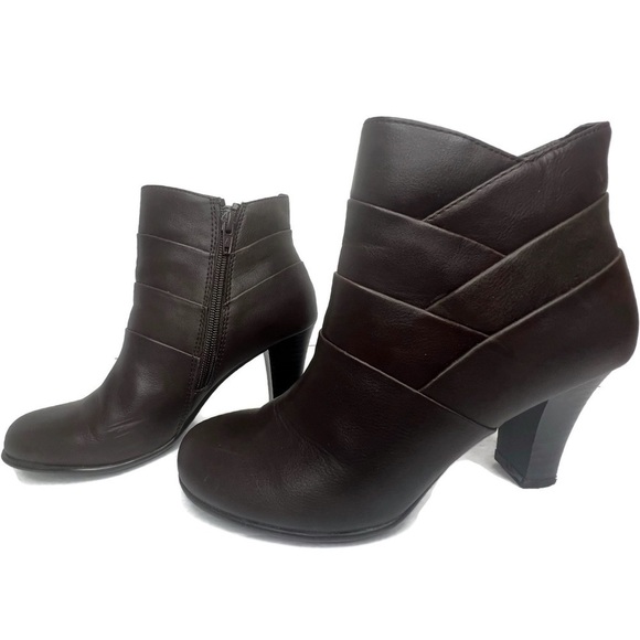Aerosoles Brown Size 6 6M Leather Short Zipper Boots NIB New Pleated Heals - Picture 9 of 10